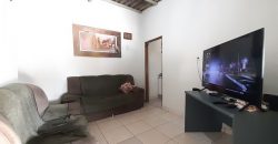 São 2 Casas no mesmo lote, de Esquina, com 290 metros, Bairro Vila Nova