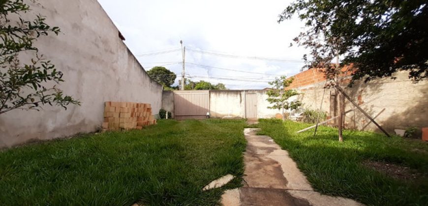 Casa com 2 Quartos, Suíte, Lote com 300 metros, Bairro São Gabriel – Aceito Troca