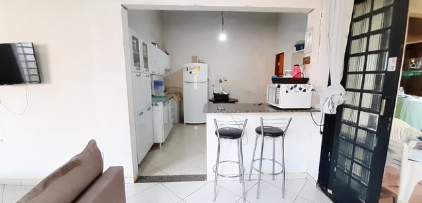 Casa com 2 Quartos, Suíte, Lote com 300 metros, Bairro São Gabriel – Aceito Troca