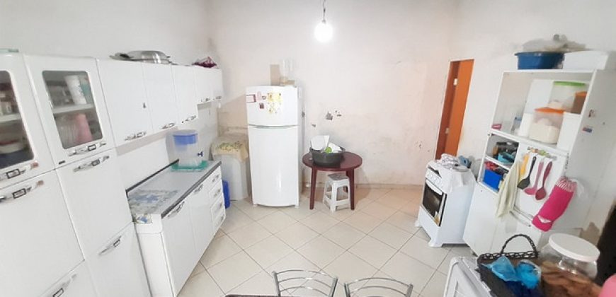 Casa com 2 Quartos, Suíte, Lote com 300 metros, Bairro São Gabriel – Aceito Troca