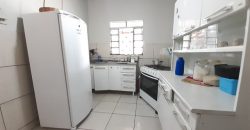 São 2 Casas no mesmo lote, de Esquina, com 290 metros, Bairro Vila Nova