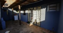 Casa Bem Localizada, Toda na Laje, Abaixo do Varejão da Fartura