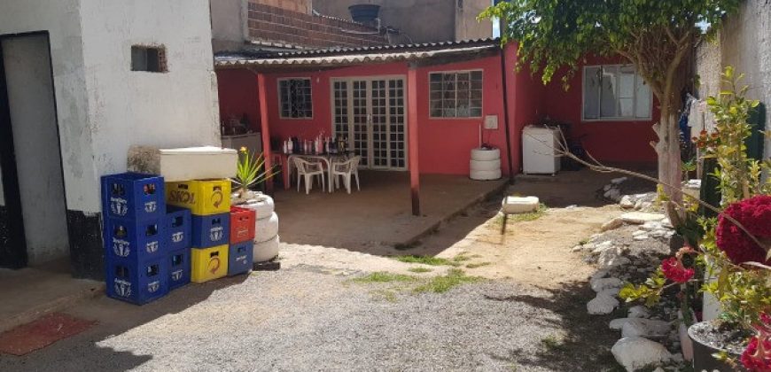 Casa no Centro da Cidade, Perto de Parada de ônibus e comercio