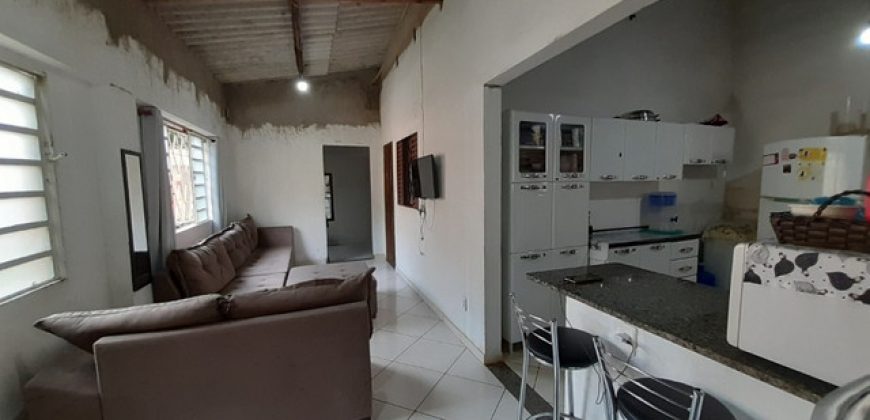 Casa com 2 Quartos, Suíte, Lote com 300 metros, Bairro São Gabriel – Aceito Troca