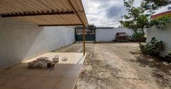 São 2 Casas no mesmo lote, de Esquina, com 290 metros, Bairro Vila Nova