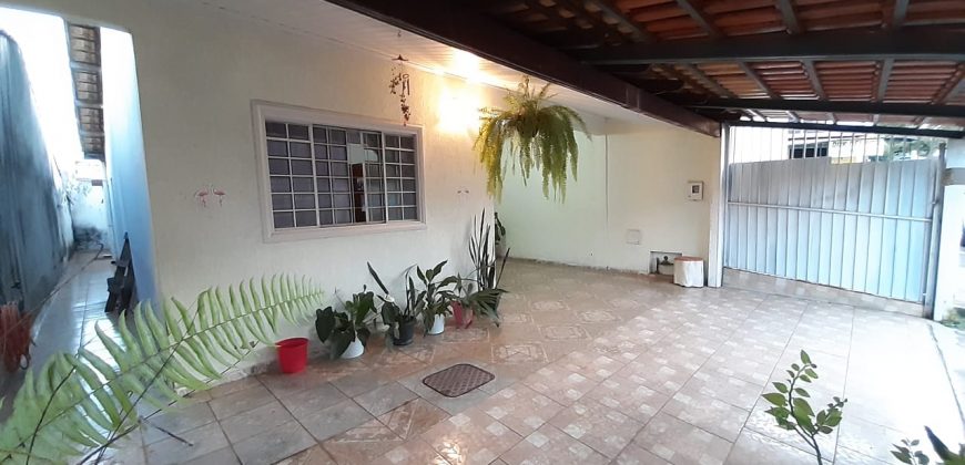 Excelente Casa com 3 Quartos, Suites, Qd. 205, Residencial Oeste, Escriturada