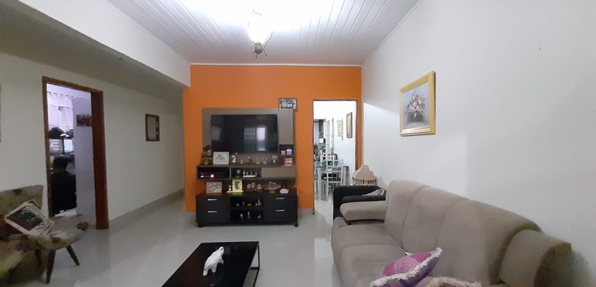 Excelente Casa com 3 Quartos, Suites, Qd. 205, Residencial Oeste, Escriturada