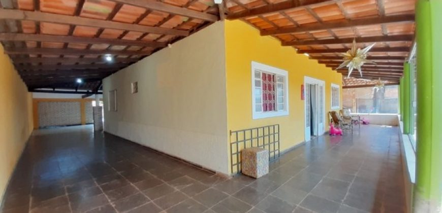 Excelente Espaço para Eventos – Lote 1400 metros, Fácil Acesso, Piscina, Churrasqueira.