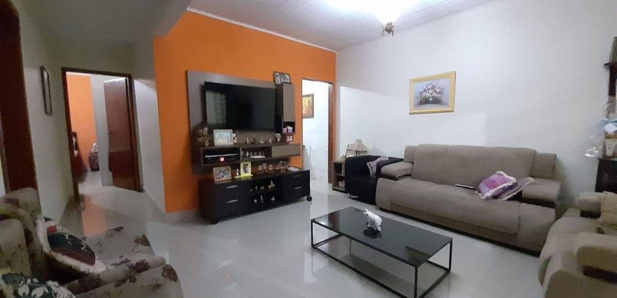 Excelente Casa com 3 Quartos, Suites, Qd. 205, Residencial Oeste, Escriturada