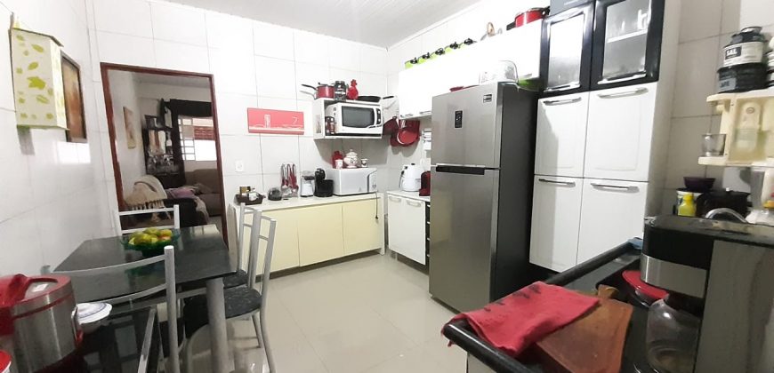 Excelente Casa com 3 Quartos, Suites, Qd. 205, Residencial Oeste, Escriturada