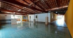 Excelente Espaço para Eventos – Lote 1400 metros, Fácil Acesso, Piscina, Churrasqueira.