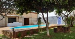 Excelente Espaço para Eventos – Lote 1400 metros, Fácil Acesso, Piscina, Churrasqueira.