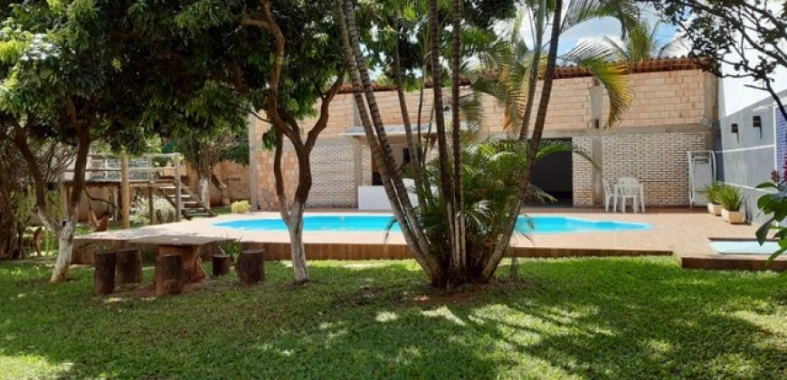 Excelente Espaço para Eventos – Lote 1400 metros, Fácil Acesso, Piscina, Churrasqueira.