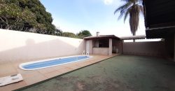 Maravilhosa Casa, Toda na Laje com 4 Qtos, Piscina, Churrasqueira, Condo. Ouro de Itaipu