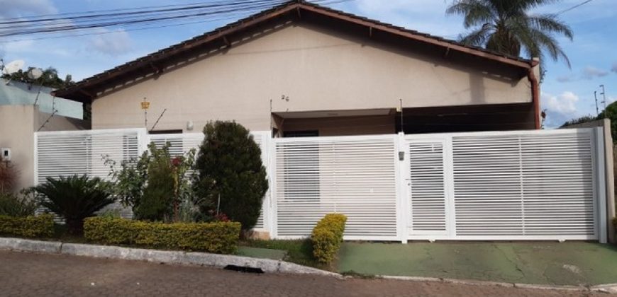 Maravilhosa Casa, Toda na Laje com 4 Qtos, Piscina, Churrasqueira, Condo. Ouro de Itaipu