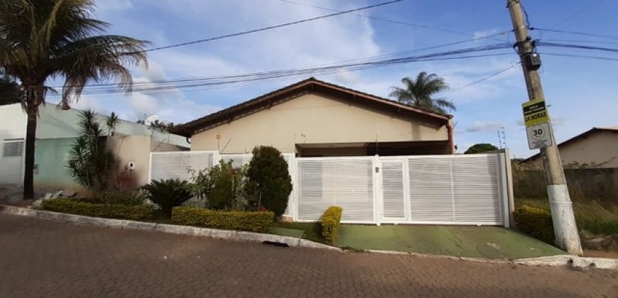 Maravilhosa Casa, Toda na Laje com 4 Qtos, Piscina, Churrasqueira, Condo. Ouro de Itaipu