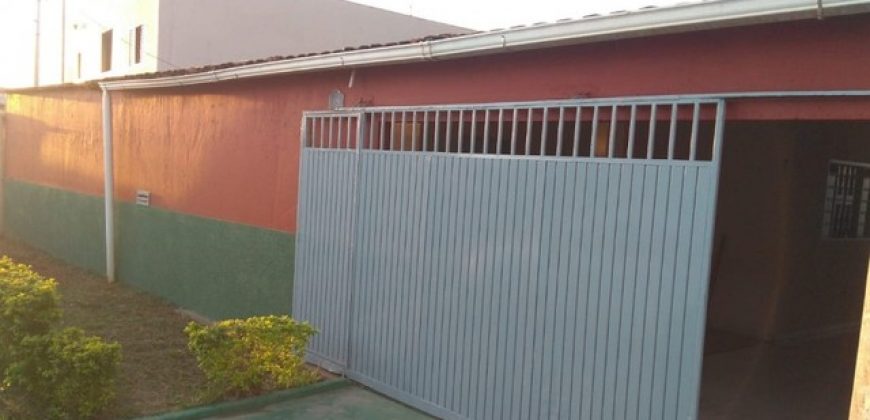 Excelente Casa com 2 quartos, Bem Localizada, Bairro São José, São Sebastião/DF.