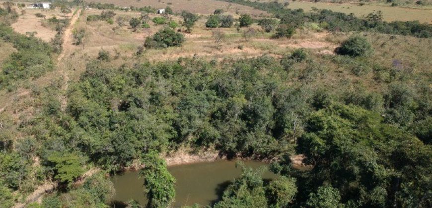 Maravilhosa Chácara com 7 Hectares, com Acesso ao Rio São Bartolomeu