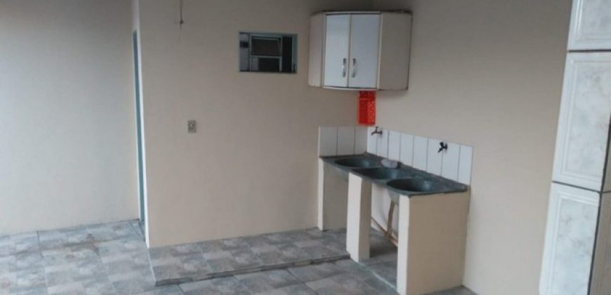 Excelente Casa com 2 quartos, Bem Localizada, Bairro São José, São Sebastião/DF.