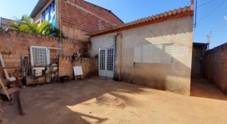 Excelente Casa Toda na Laje, Estrutura Para Mais um Pavimento, Na entrada do Bairro