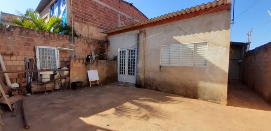 Excelente Casa Toda na Laje, Estrutura Para Mais um Pavimento, Na entrada do Bairro