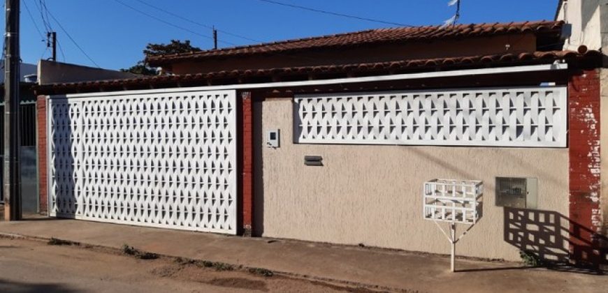 Maravilhosa Casa com 3 Quartos, Suite, Toda na Laje, Churrasqueira