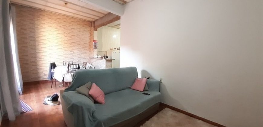 Excelente Casa Toda na Laje, Estrutura Para Mais um Pavimento, Na entrada do Bairro