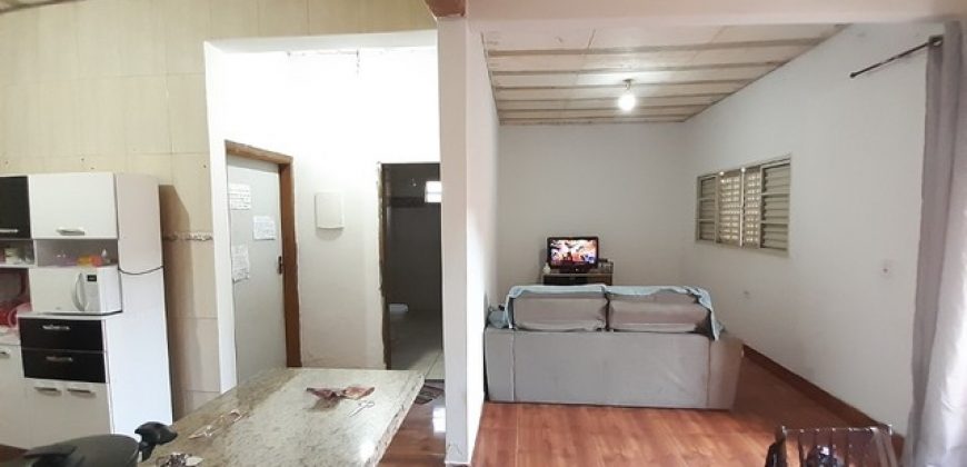 Excelente Casa Toda na Laje, Estrutura Para Mais um Pavimento, Na entrada do Bairro