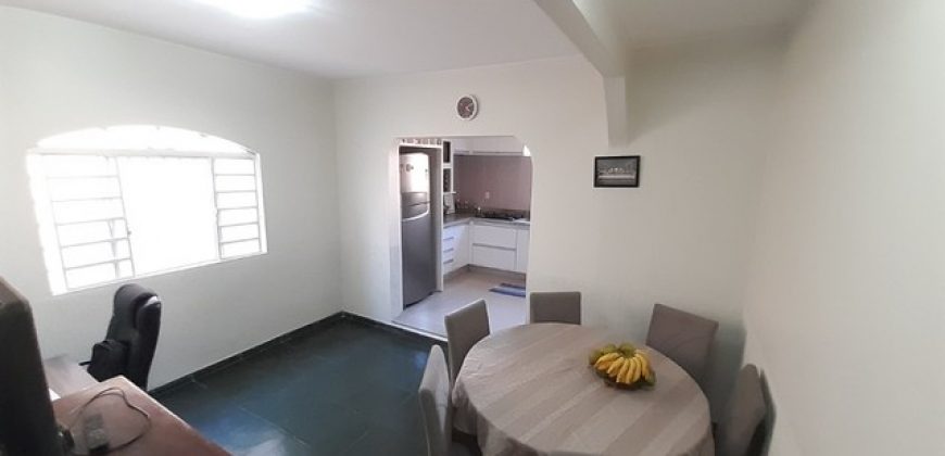 Maravilhosa Casa com 3 Quartos, Suite, Toda na Laje, Churrasqueira