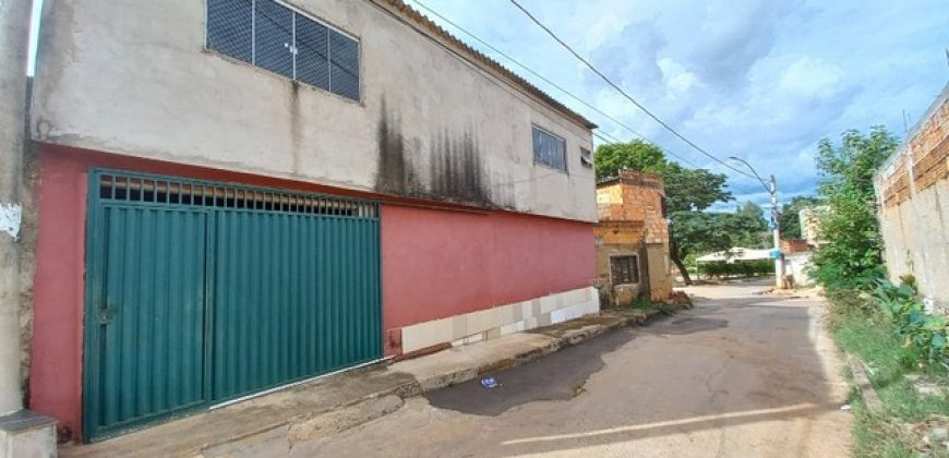 Sobrado com 2 Lajes, Vazado, mais 1 Barraco, Ótimo para Investir ou Morar.