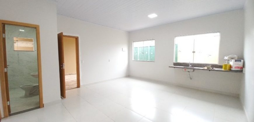 Excelente Casa, Nova, Moderna, Com estrutura para mais um Pavimento