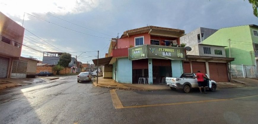 Excelente Sobrado, de Esquina, com Loja, Para Investir ou Morar, Aceito menor valor