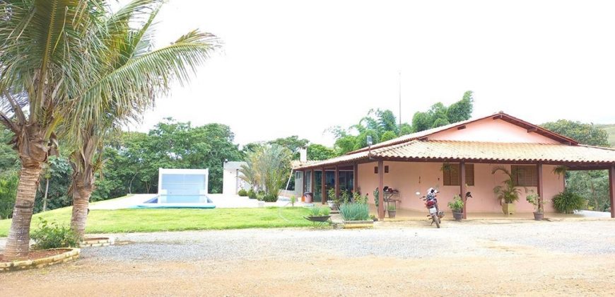 Maravilhosa Chácara com 2 hectares, com córrego, Piscina, Bem Localizada, no Bairro Capão Cumprido em São Sebastião/DF. – Aceita imóvel em São Sebastião.