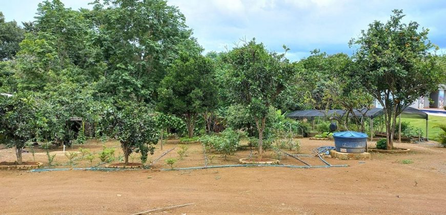 Maravilhosa Chácara com 2 hectares, com córrego, Piscina, Bem Localizada, no Bairro Capão Cumprido em São Sebastião/DF. – Aceita imóvel em São Sebastião.