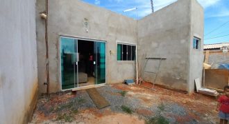 Excelente Casa com 4 Quartos, Suíte, Na Laje, Condomínio Villages do Sol