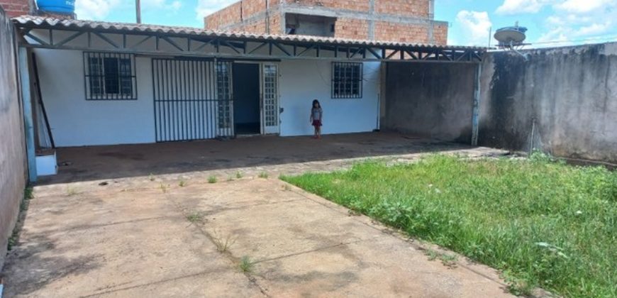 Excelente Casa com 3 Quartos, 1 Suíte,