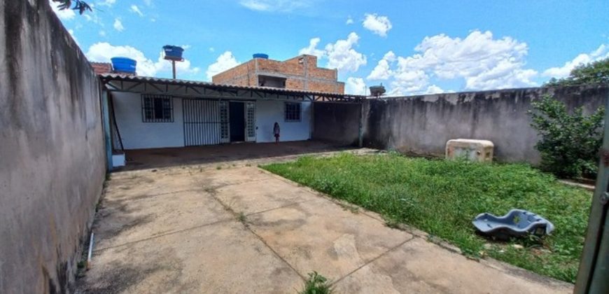 Excelente Casa com 3 Quartos, 1 Suíte,