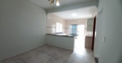 Excelente Sobrado de Esquina, Qd. 301 do Residencial Oeste