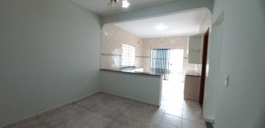 Excelente Sobrado de Esquina, Qd. 301 do Residencial Oeste