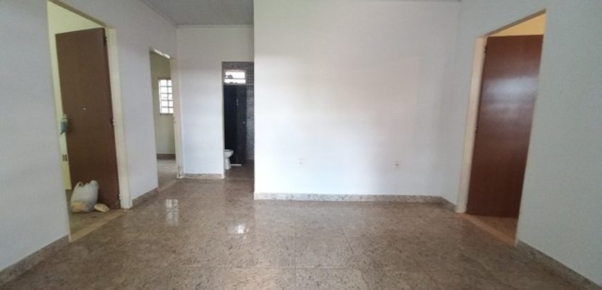 Excelente Casa com 3 Quartos, 1 Suíte,