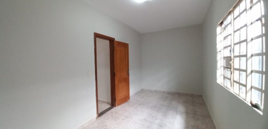 Excelente Sobrado de Esquina, Qd. 301 do Residencial Oeste