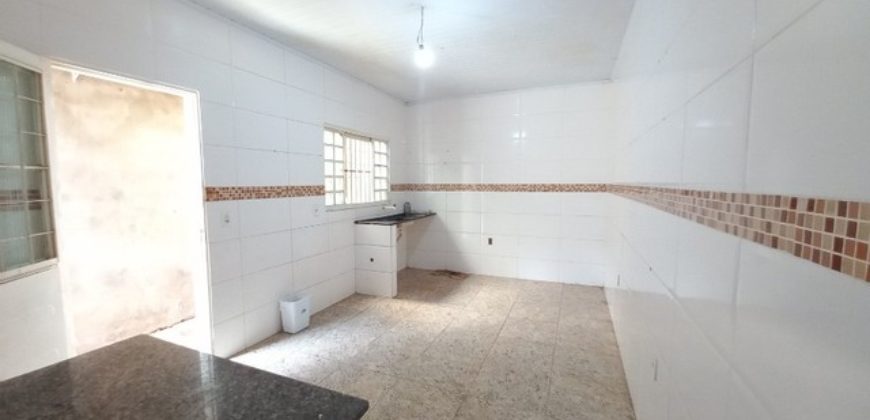 Excelente Casa com 3 Quartos, 1 Suíte,