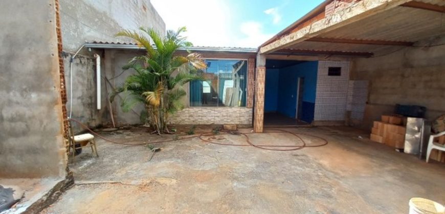 Casa com Piscina Lote com 200 Metros