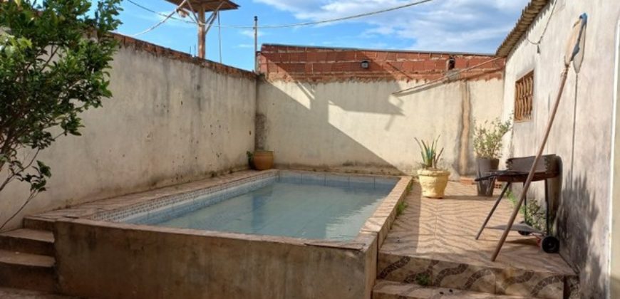 Casa com Piscina Lote com 200 Metros