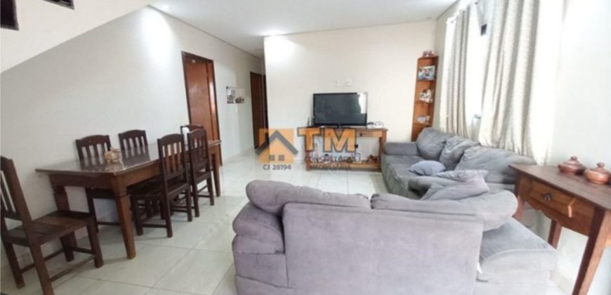 Excelente Casa Toda na Laje, com Estrutura para mais 1 Pavimento.