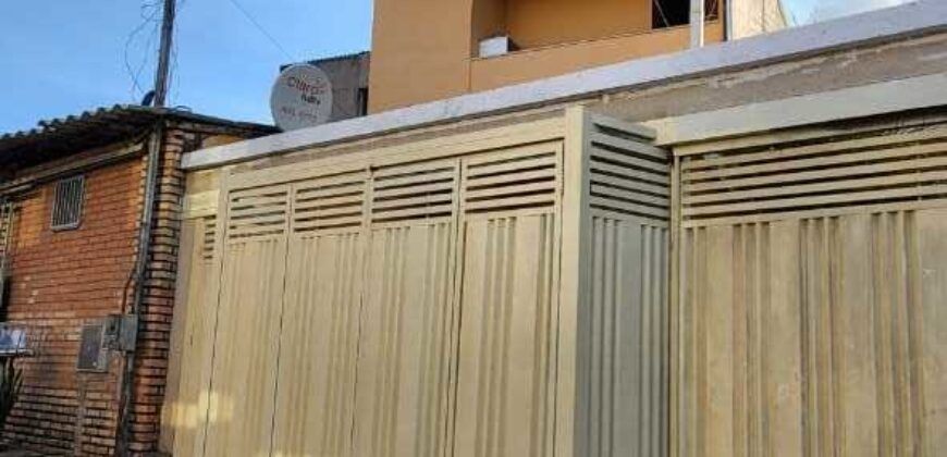 Casa com 2 Quartos, mais Sobrado na Lateral, Qd. 02 Morro Azul