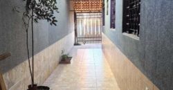 Excelente Casa com 3 Quartos, Suítes, Armários Planejados, Toda na Laje, localizada no Bairro Residencial do Bosque, em São Sebastião/DF.