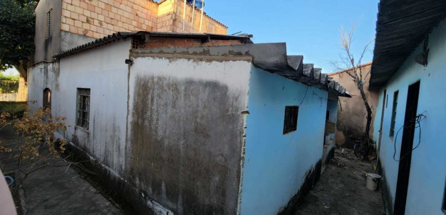 Excelente Sobrado com 4 quartos, mais uma kit nos fundos, no Bairro Residencial Oeste, em São Sebastião/DF.