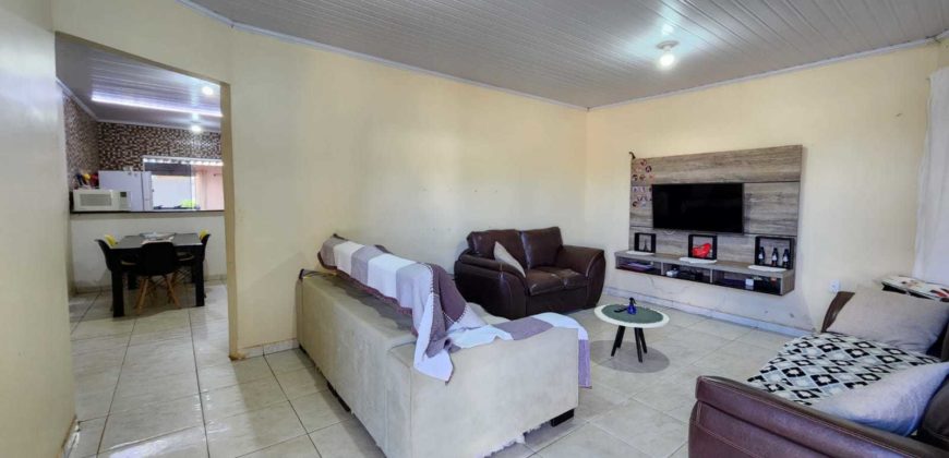 Excelente Casa com 3 Quartos, Lote com 330 Metros, Localizada no Itaipu 73, Condomínio Estancia do Ipês, em Frente ao Ouro Vermelho II, no Jardim Botânico, Brasília /DF.