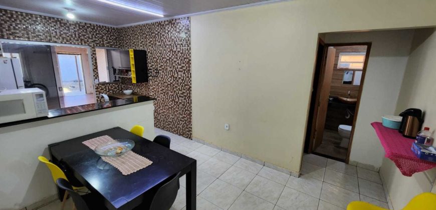 Excelente Casa com 3 Quartos, Lote com 330 Metros, Localizada no Itaipu 73, Condomínio Estancia do Ipês, em Frente ao Ouro Vermelho II, no Jardim Botânico, Brasília /DF.